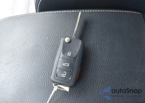 2017 Volkswagen Jetta 1.8T Sport z USA, uszkodzony, nr VIN 3VWD17AJ8HM313527